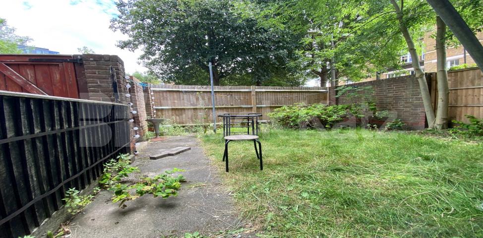 			4 Bedroom, 1 bath, 0 reception Apartment			 Potier Street, Borough / London Bridge